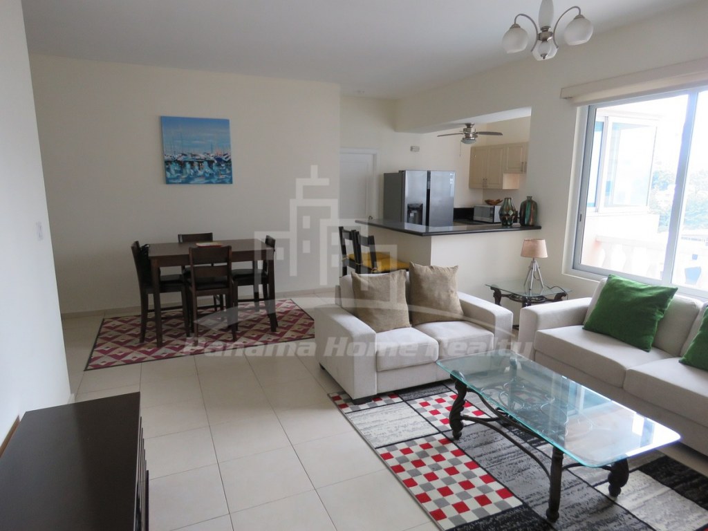 Beautiful 2 bedroom fully furnished apartment on Avenida Balboa for rent