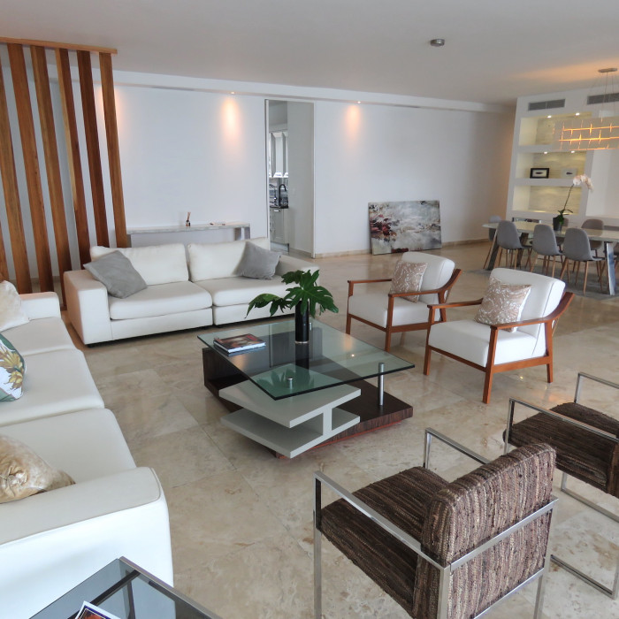 Exclusive 4 bedroom apartment for rent with big terrace in Punta Pacifica